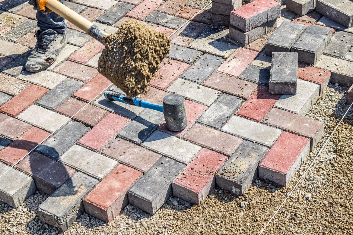 Jak układać kostkę brukową krok po kroku – kompletny przewodnik dla początkujących
