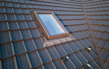Jak wybrać najlepsze okna dachowe – rodzaje, parametry i ceny montażu